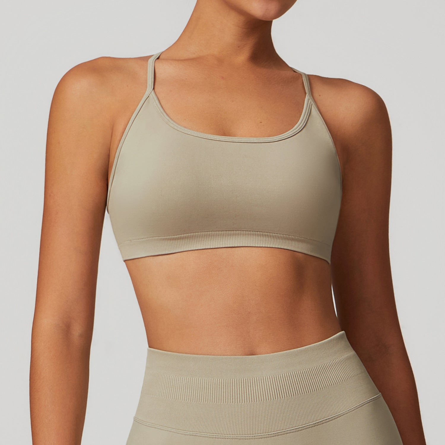 Seamless Cross-Back Sports Bra — Medium Support Yoga & Fitness Bra
