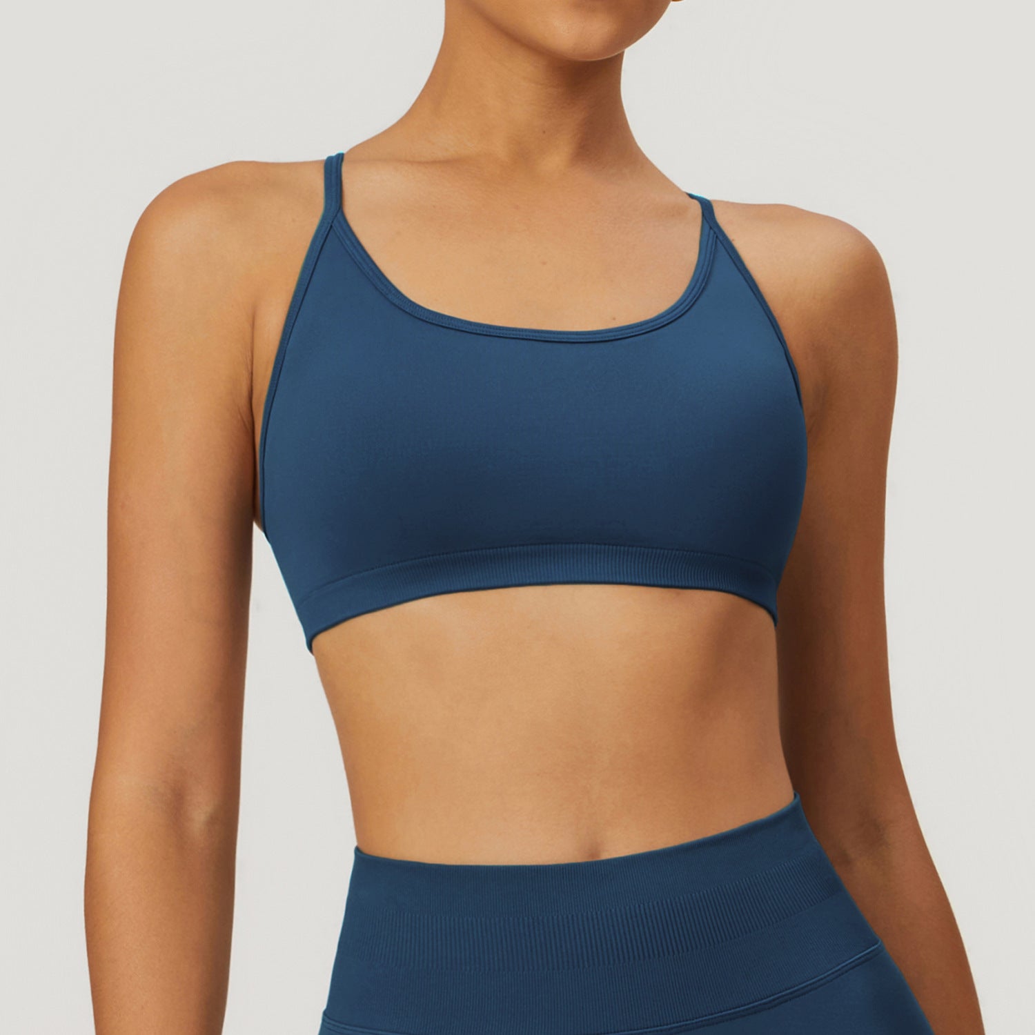 Seamless Cross-Back Sports Bra — Medium Support Yoga & Fitness Bra