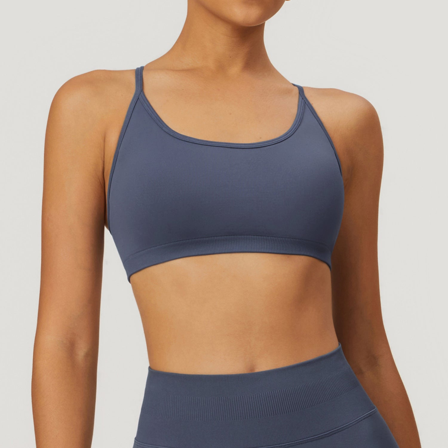 Seamless Cross-Back Sports Bra — Medium Support Yoga & Fitness Bra